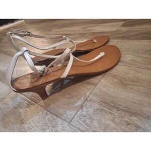 Matisse Naive White Leather Thong Sandals Kitten Heel Strappy Ankle Strap 8M